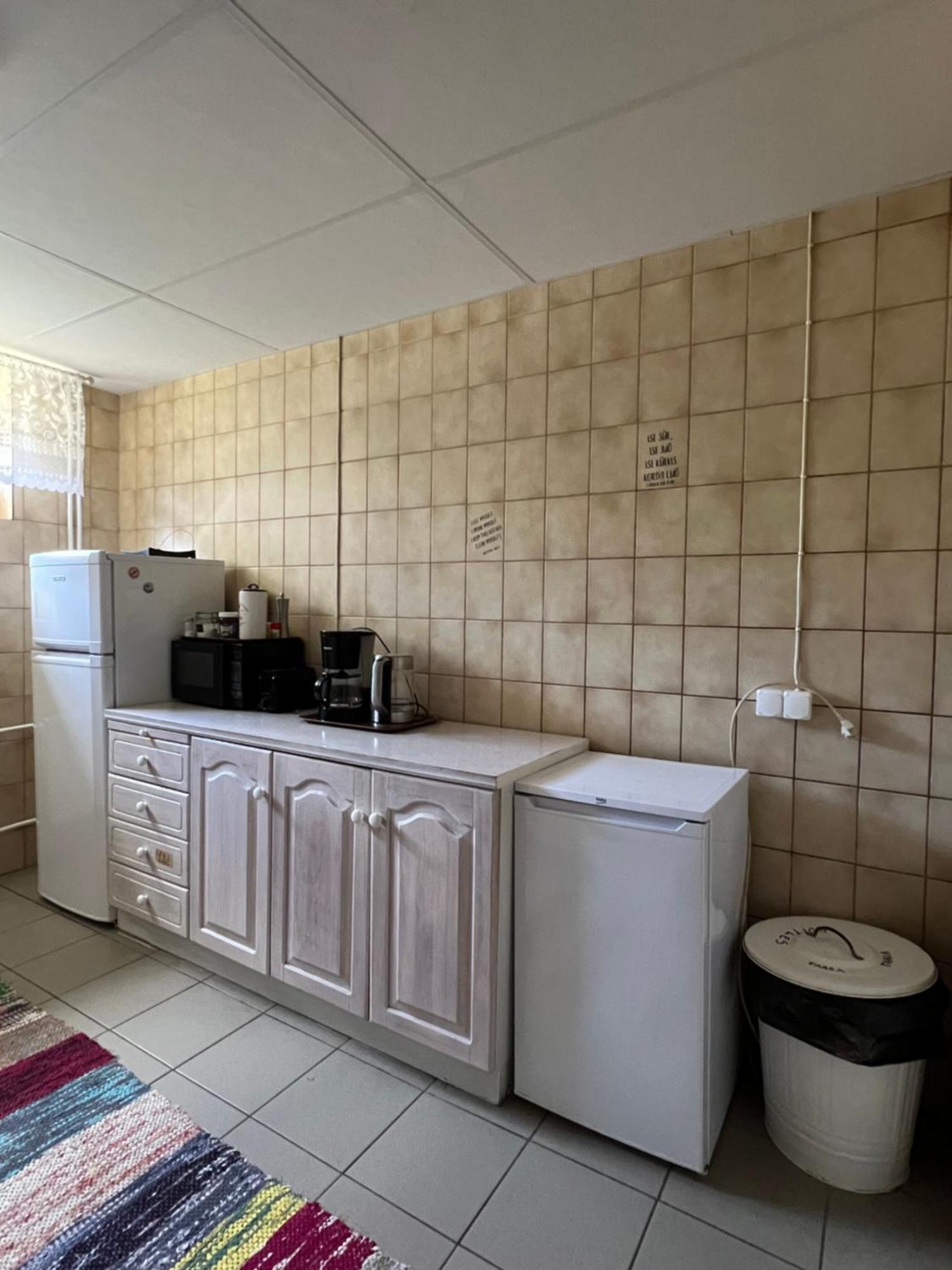 Kihnu Sadama Oeoemaja Guesthouse Lemsi Екстер'єр фото