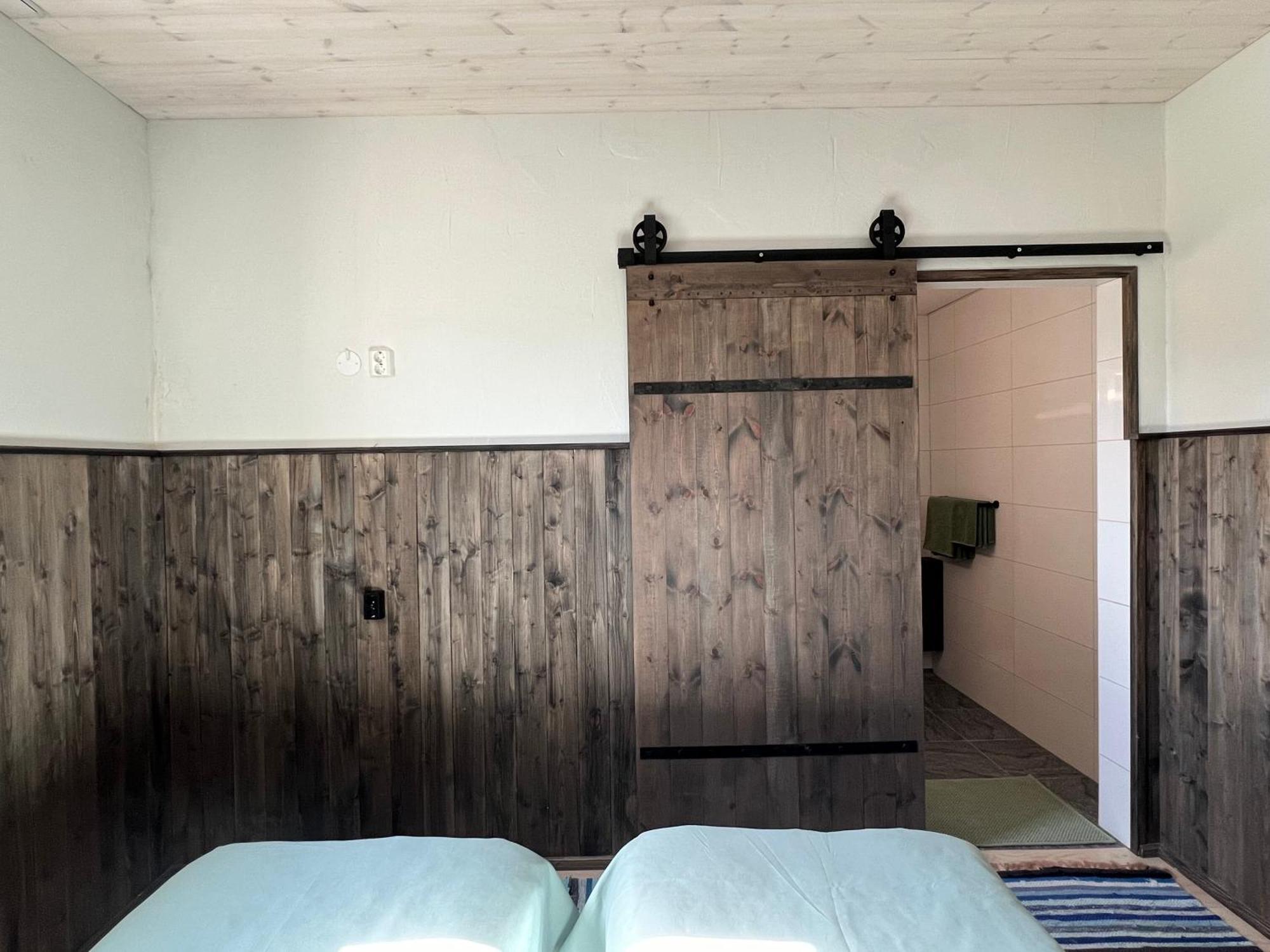 Kihnu Sadama Oeoemaja Guesthouse Lemsi Екстер'єр фото