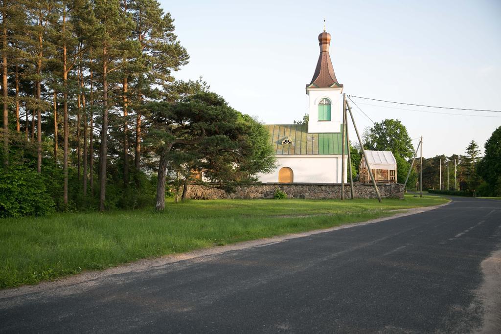 Kihnu Sadama Oeoemaja Guesthouse Lemsi Екстер'єр фото