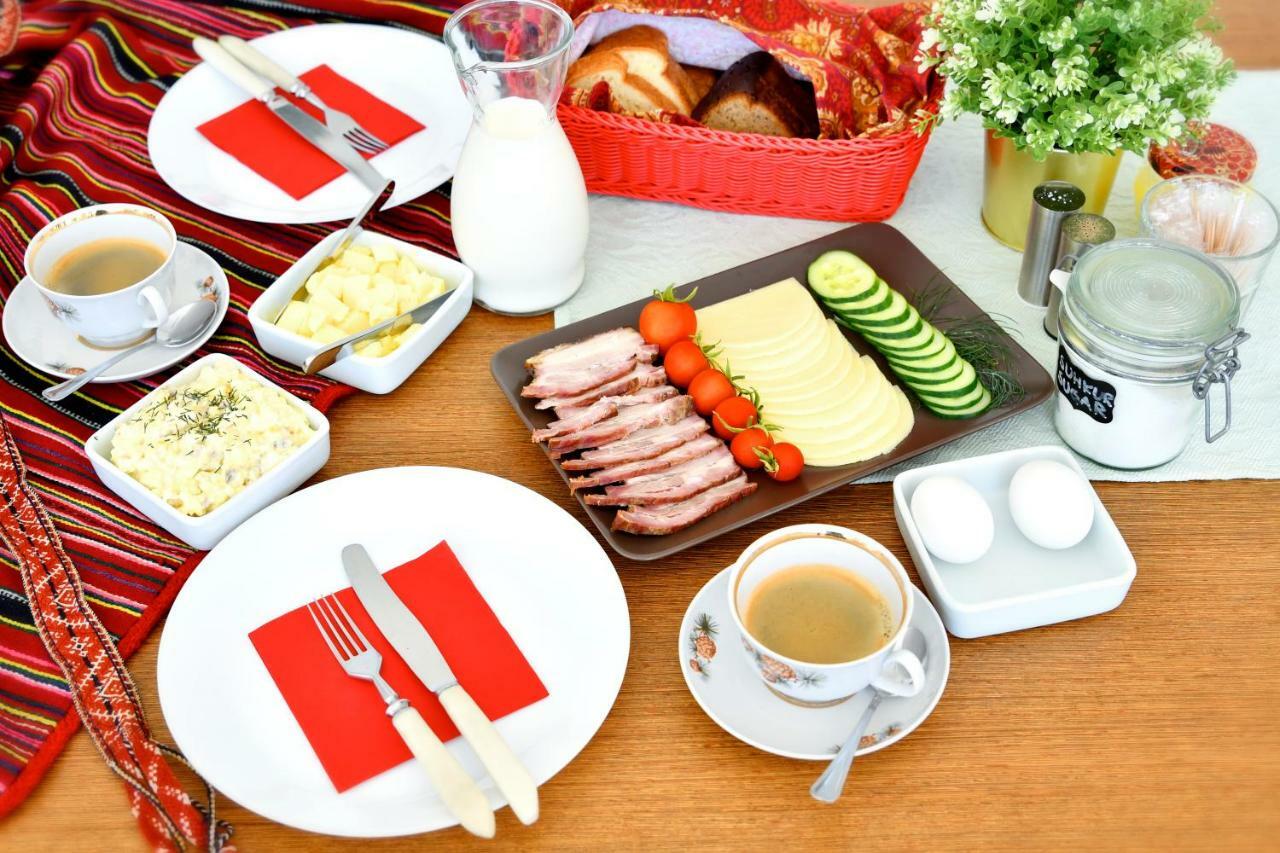 Kihnu Sadama Oeoemaja Guesthouse Lemsi Екстер'єр фото