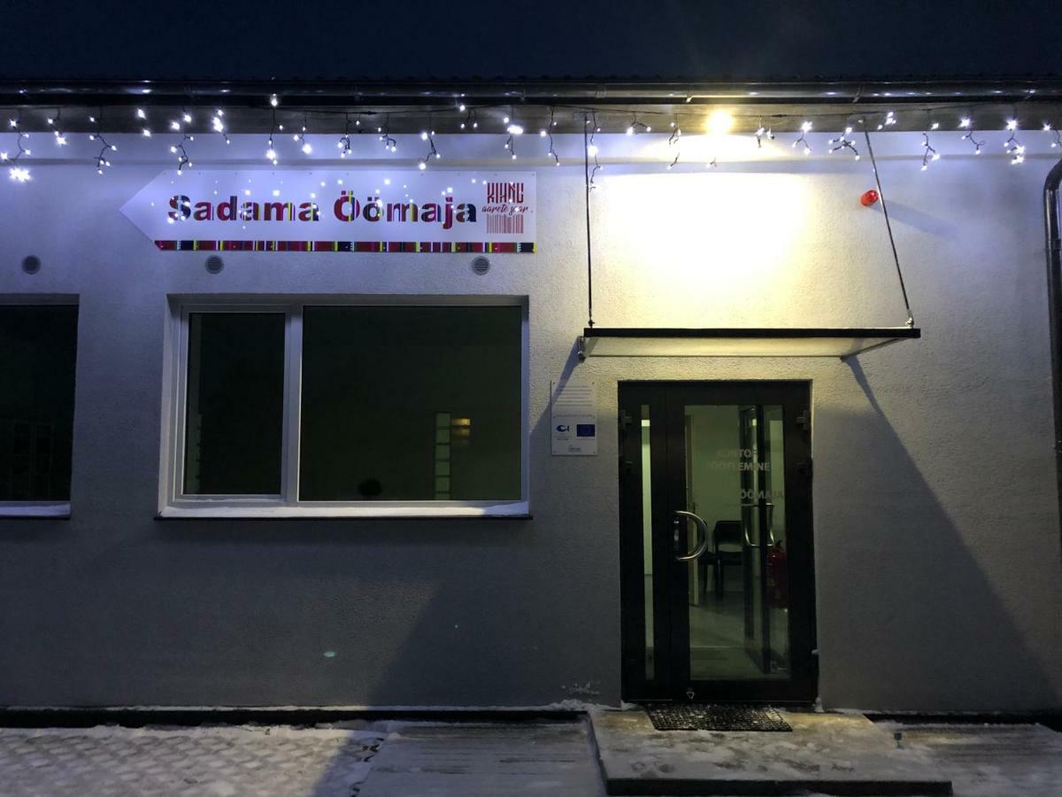 Kihnu Sadama Oeoemaja Guesthouse Lemsi Екстер'єр фото
